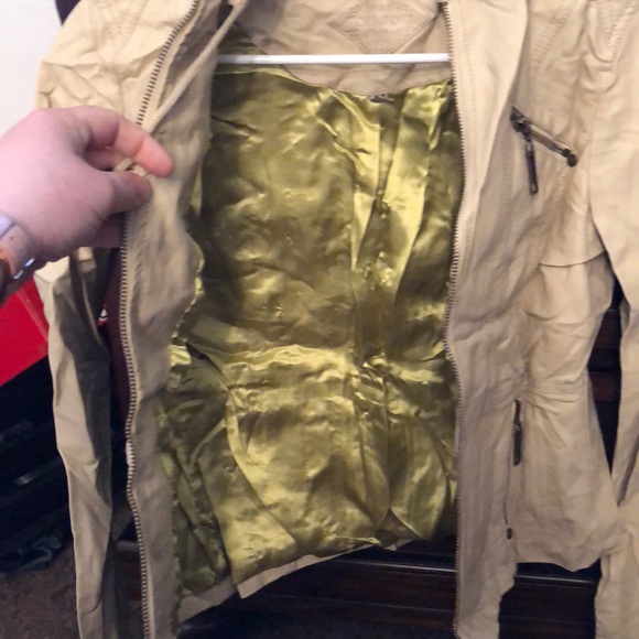 Super cute light colored leather jacket! - Picture 2 of 3